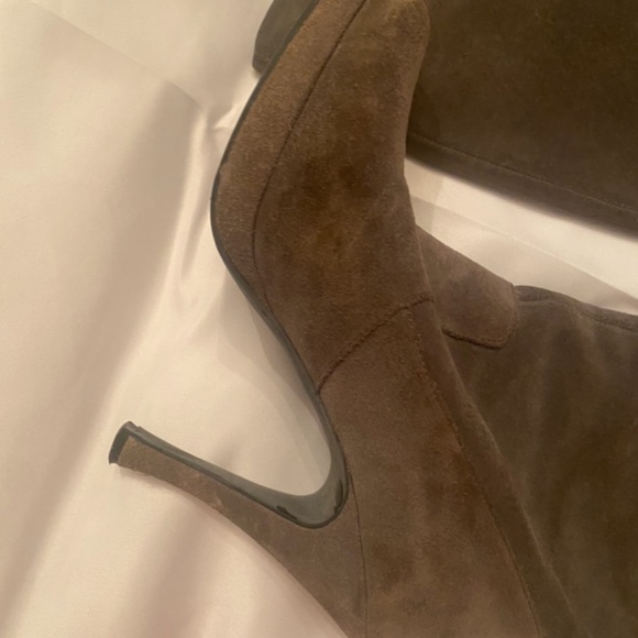 BCBG suede platfor grey tall boots size 6 - Picture 5 of 6